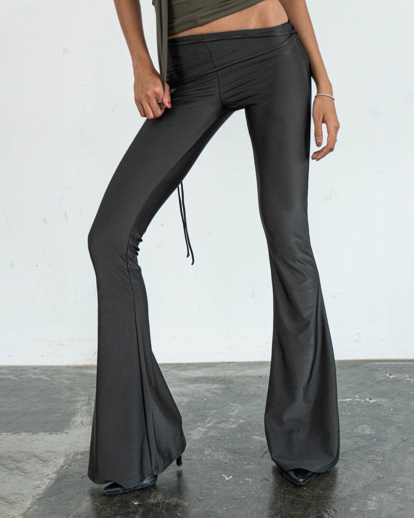 VILLAIN SWEET PANTS | DARK GUNMETAL