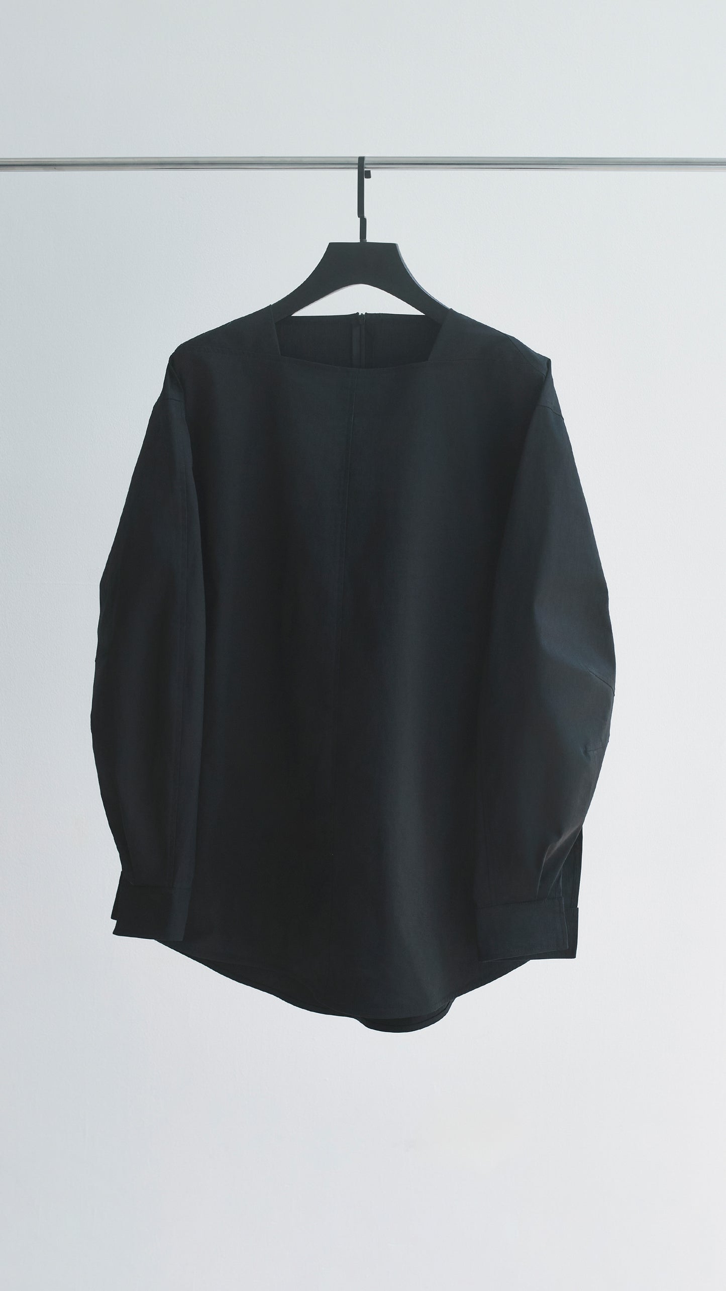 nomad-blouse-black-AIN-ASTOUD