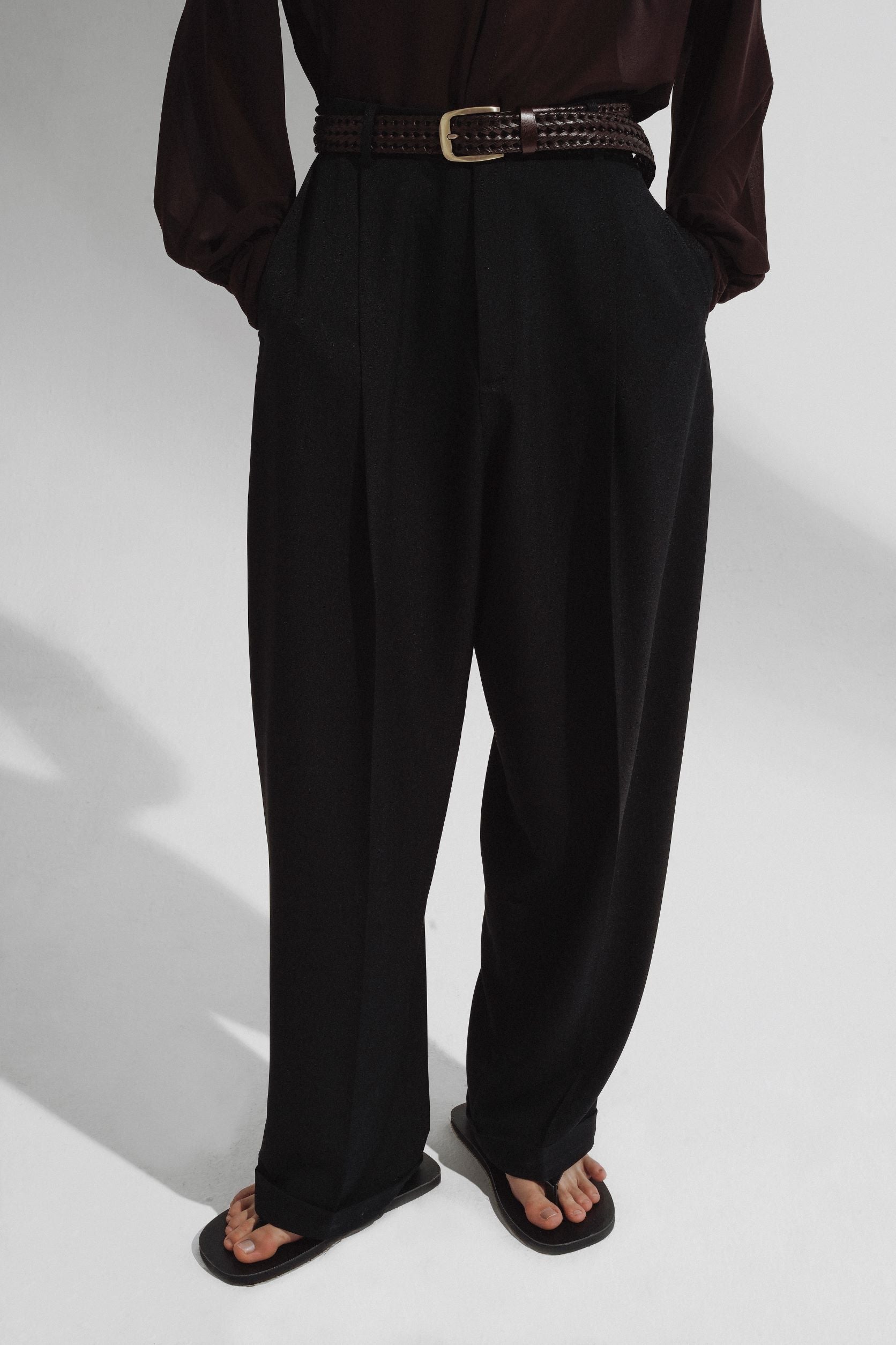 FORTYTHREE - BLACK SILK LINEN DART PLEATED & CURVED LEG PANTS - ASTOUD