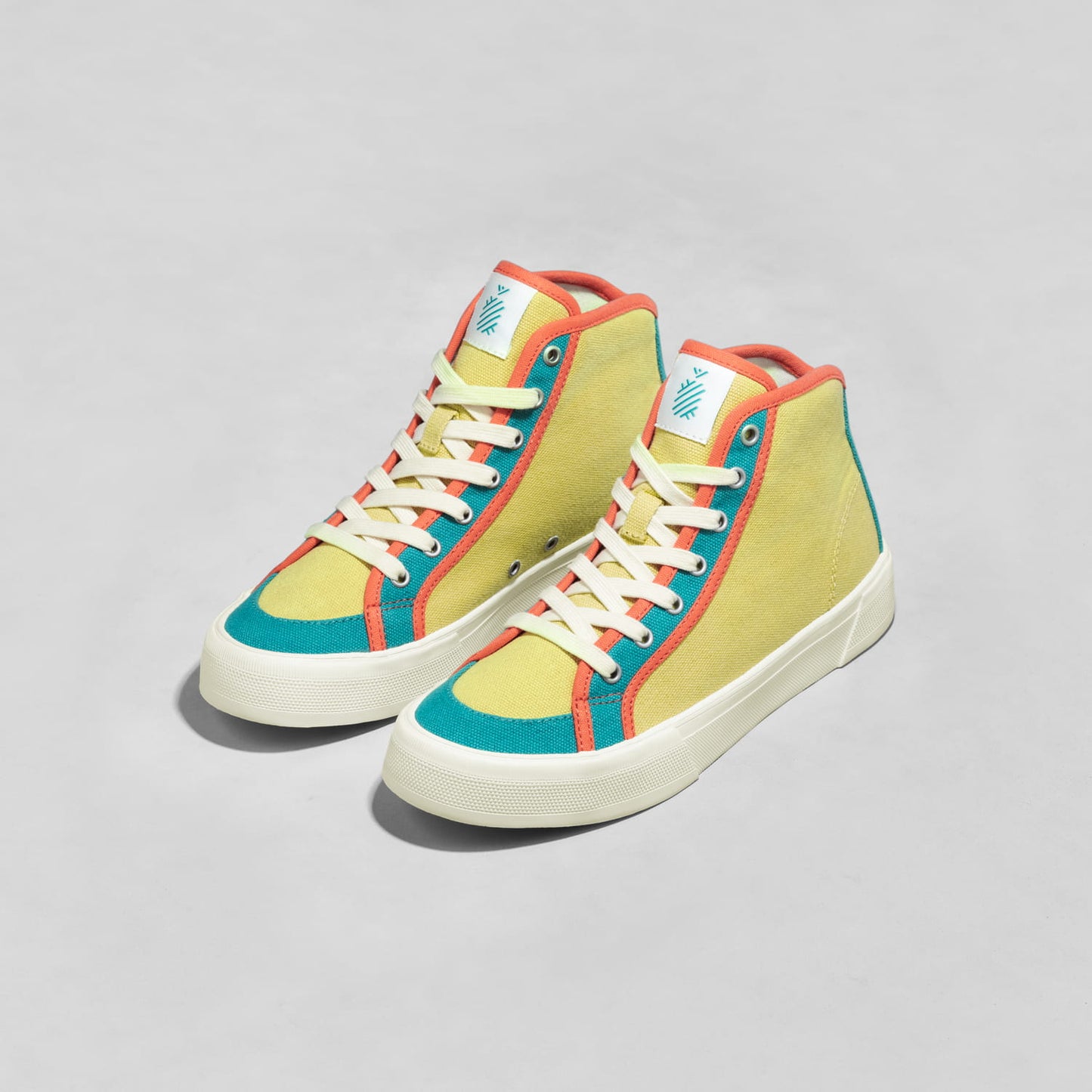 yellow-submarine-urbas-retrospective-mid-top ananas astoud