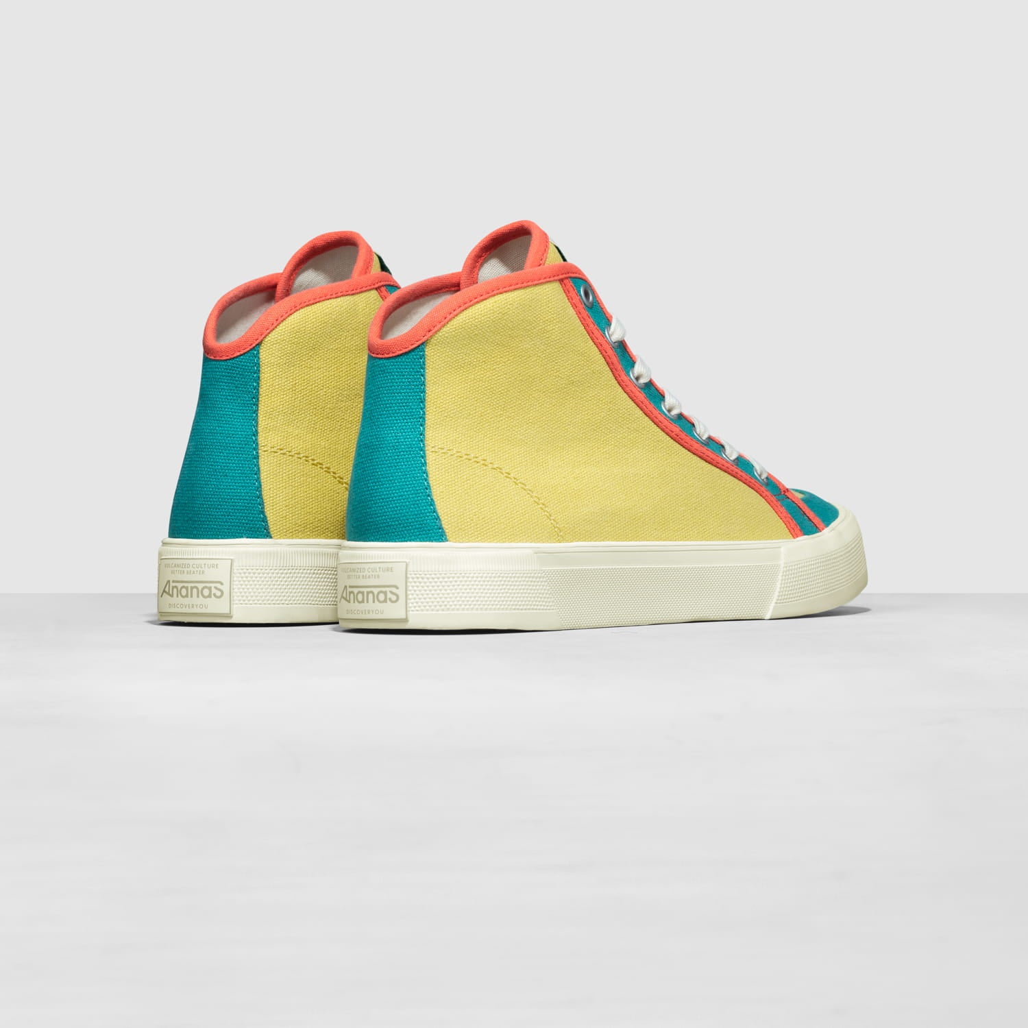 yellow-submarine-urbas-retrospective-mid-top ananas astoud