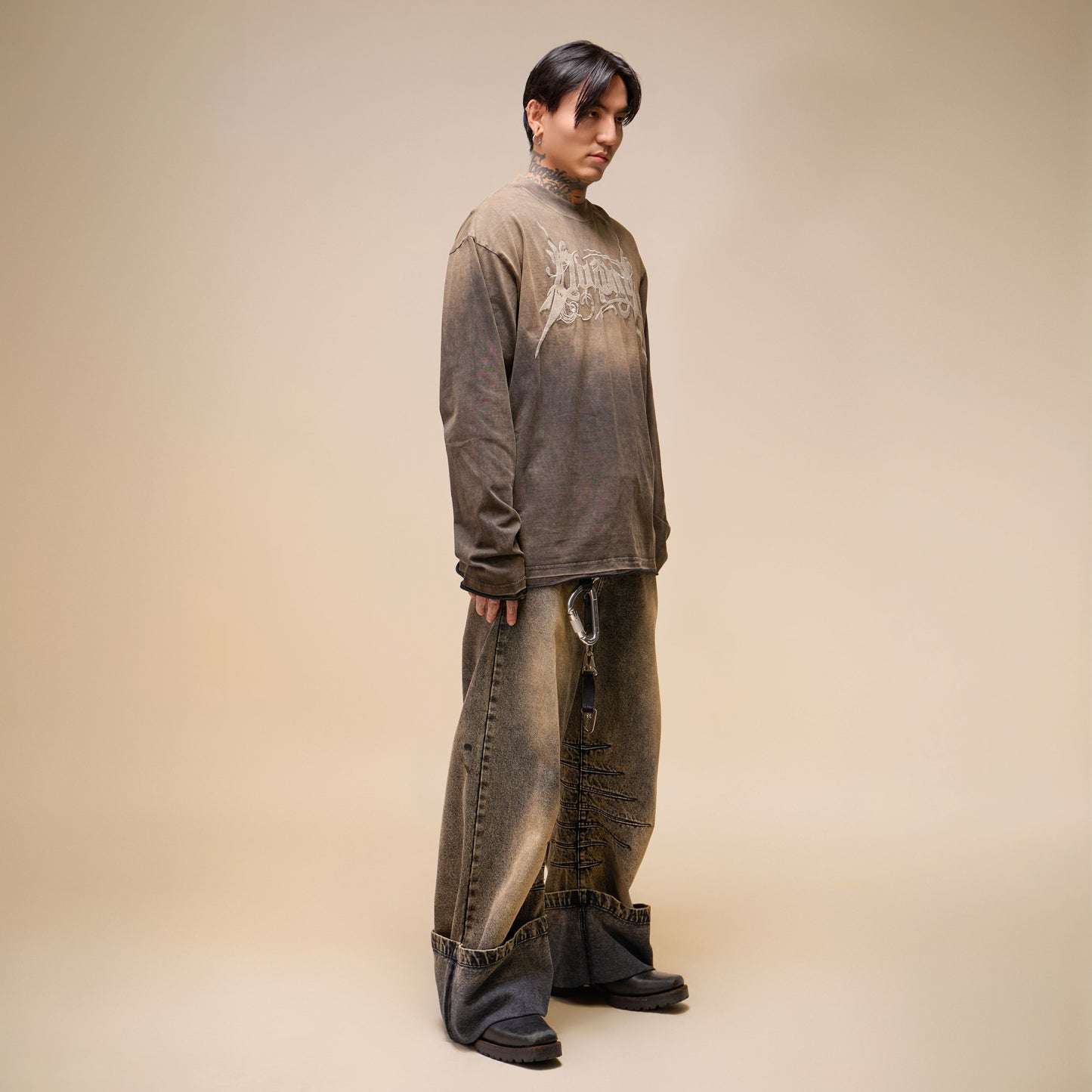 quận-4-vintage-washed-long-sleeve-t-shirt ducstudio astoud