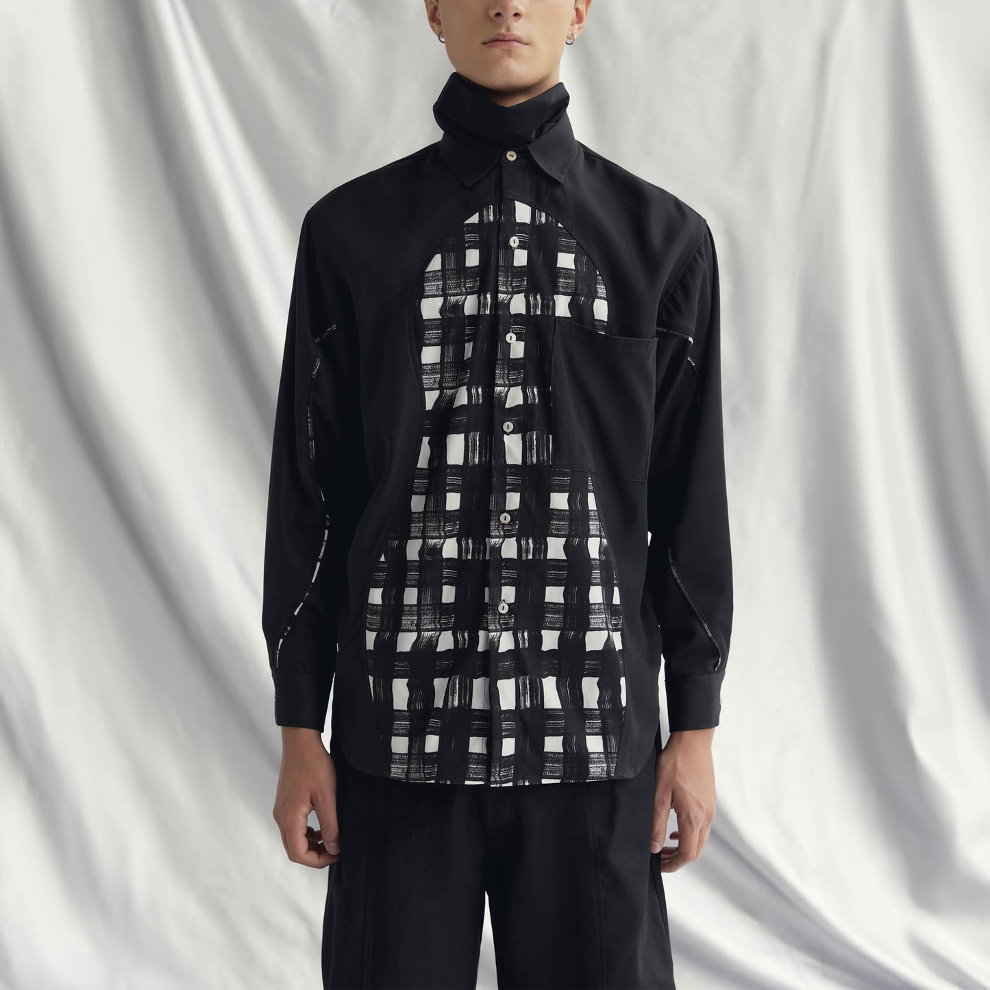 ERWAN SHIRT | BLACK-WHITE with lapel collar, buttoned cuffs, chest patch pocket, and printed front pattern.