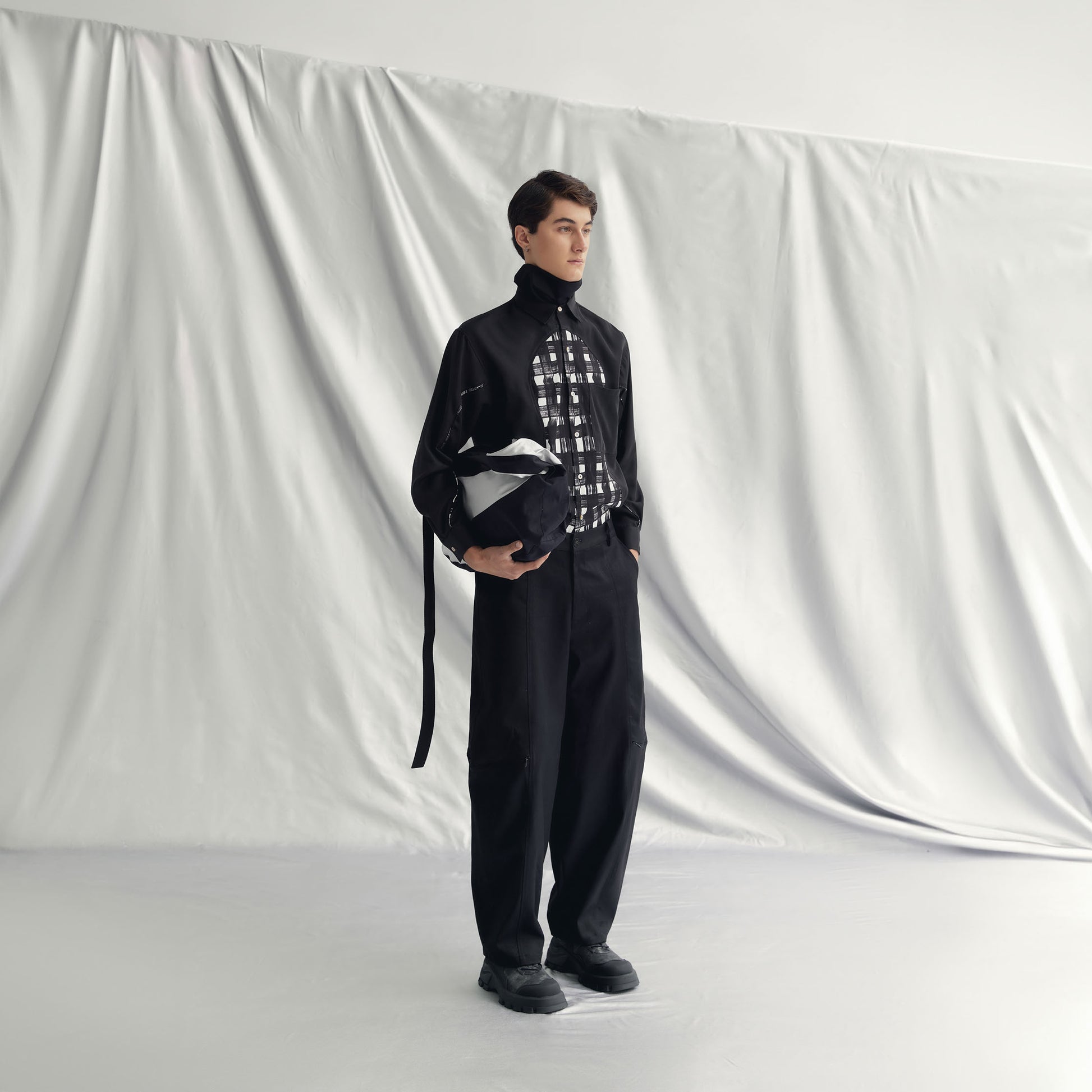 ERWAN SHIRT | BLACK-WHITE with lapel collar, buttoned cuffs, chest patch pocket, and printed front pattern.