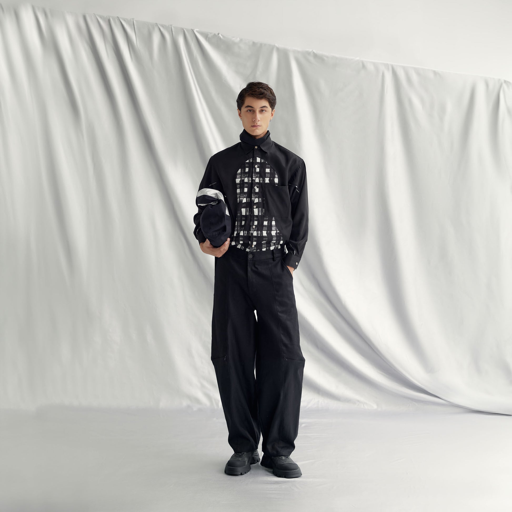 ERWAN SHIRT | BLACK-WHITE with lapel collar, buttoned cuffs, chest patch pocket, and printed front pattern.