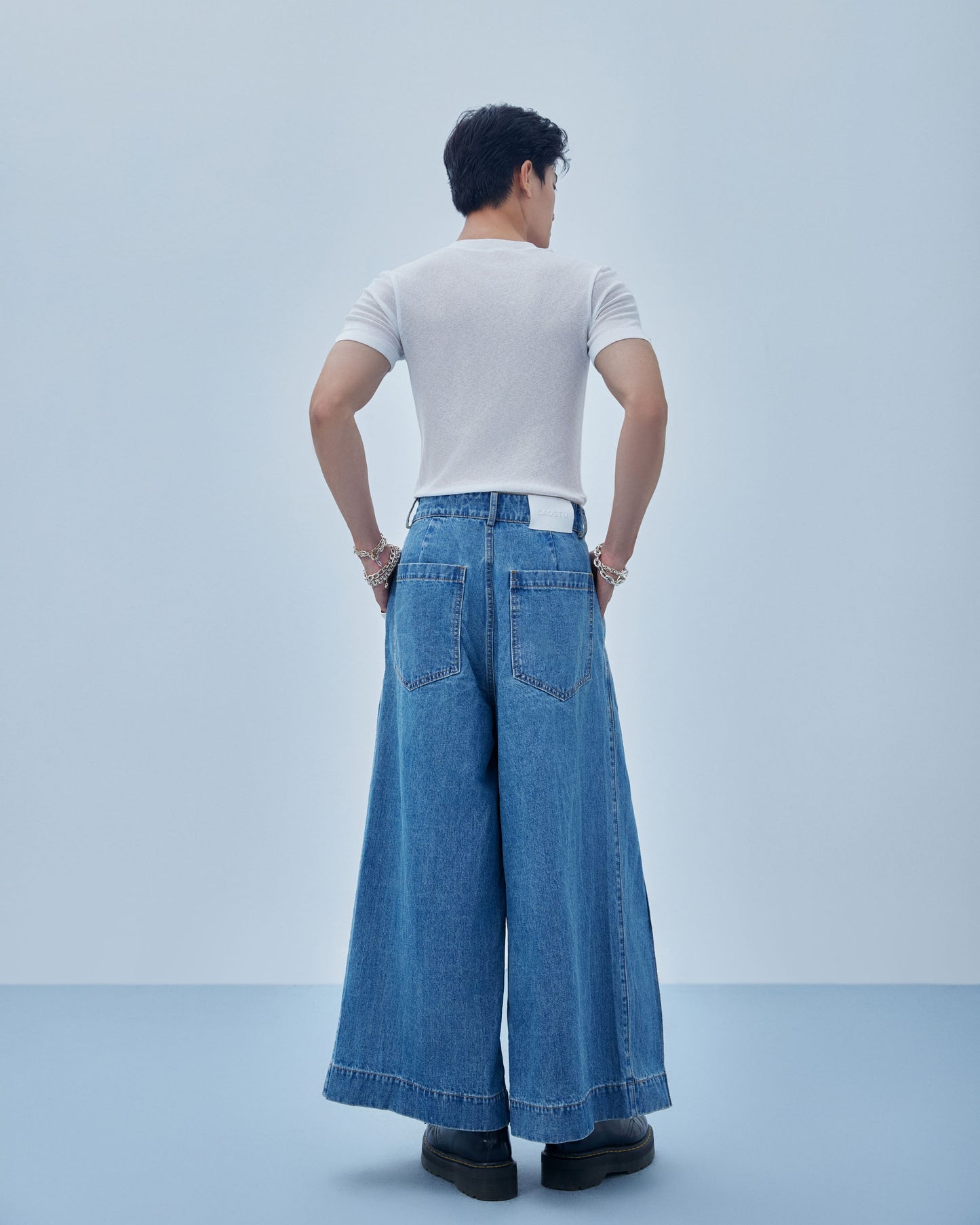 pleated-jeans-CAOSTU-astoud